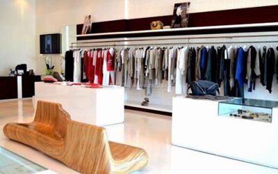 在服裝零售管理軟件排名中靠前的哪個操作簡單些？