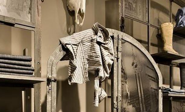 使用服裝店進(jìn)銷存系統(tǒng)在手機(jī)管理店面業(yè)務(wù)流程